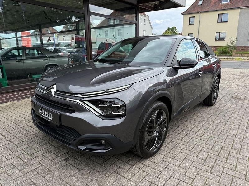 Grau Gebraucht 2023 Citroën C4 Feel Limousine | 16.500 € (Guter Preis) - Bild 1/4