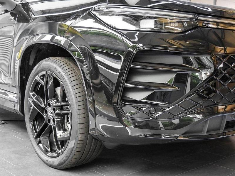 Neu VW Tayron R-line 193 PS (141 kW) 2026 Grenadillschwarz metallic SUV