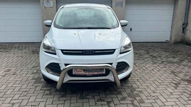 Weiß Gebraucht 2016 Ford Kuga Trend SUV | 10.699 € (Guter Preis) - Bild 1/4
