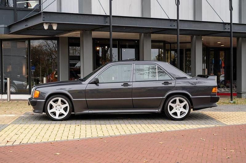 Gebraucht Mercedes 190 194 PS (142 kW) 1990 Schwarz Limousine