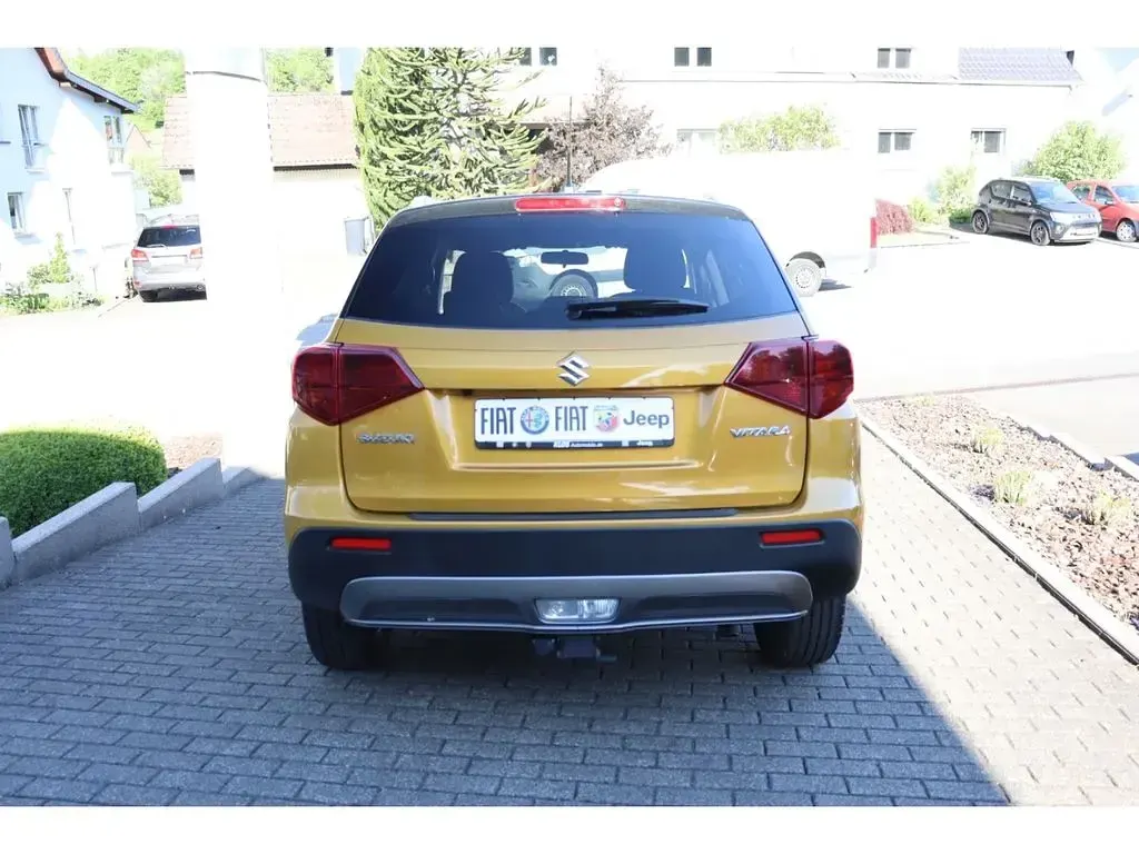 Gebraucht Suzuki Vitara Comfort 111 PS (81 kW) 2019 Gelb SUV