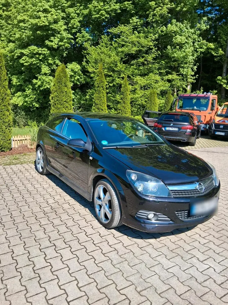 Gebraucht Opel Astra GTC OPC 140 PS (102 kW) 2009 Schwarz Coupé