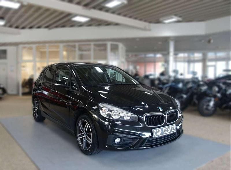 Saphirschwarz Gebraucht 2016 BMW 220 Advantage Van / Kleinbus | 14.890 € (Guter Preis) - Bild 1/4