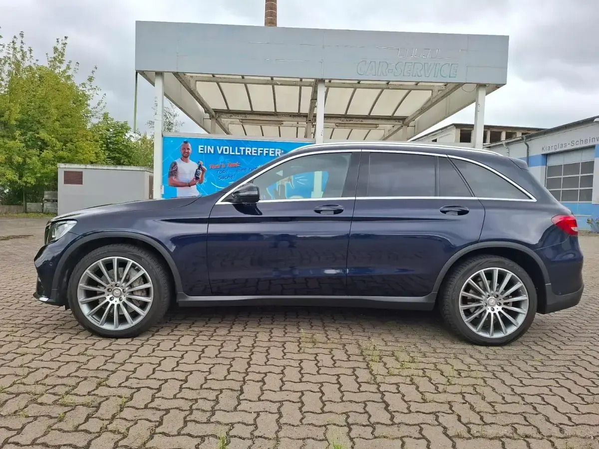 Gebraucht Mercedes GLC220 AMG line 170 PS (125 kW) 2018 Blau SUV