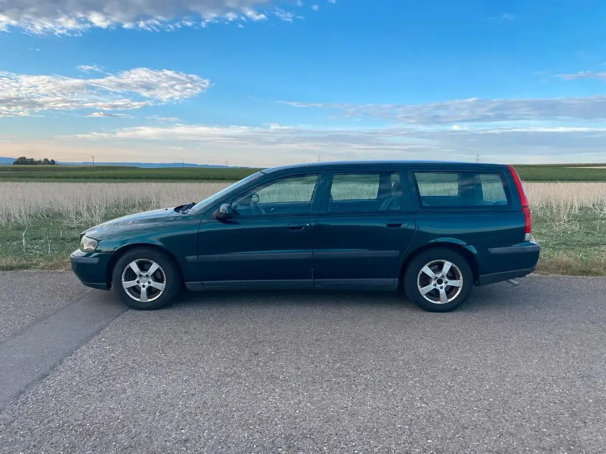 Gebraucht Volvo V70 140 PS (102 kW) 2003 Grün Kombi
