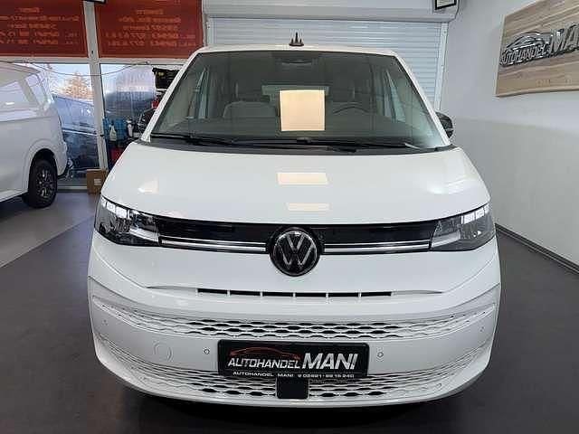 Second-hand VW Multivan Life 150 CP (110 kW) 2025 Alb Monovolum