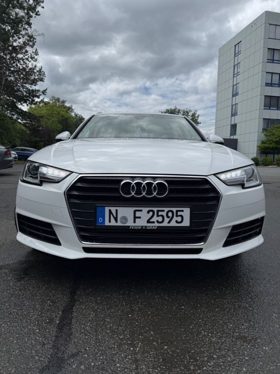 Weiß Gebraucht 2017 Audi A4 Kombi | 18.000 € (Superpreis) - Bild 1/4