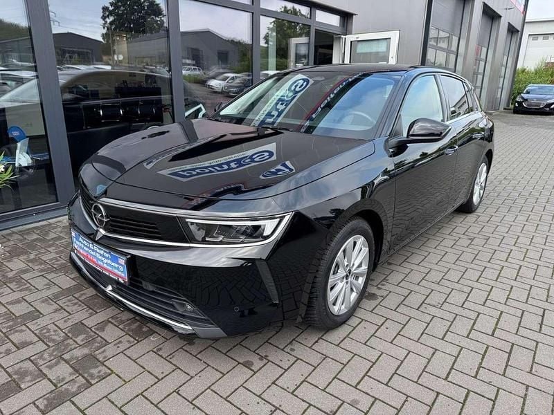 Diamant schwarz/karbon schwarz Gebraucht 2023 Opel Astra Elegance Limousine | 18.990 € (Fairer Preis) - Bild 1/4