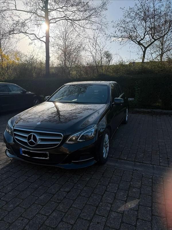 Second-hand Mercedes E300 231 CP (169 kW) 2014 Negru Berlinǎ