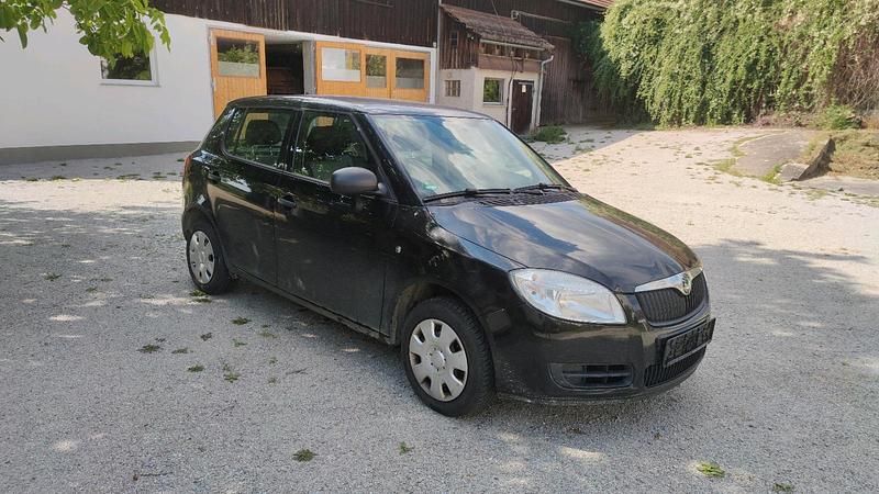 Schwarz Gebraucht 2010 Skoda Fabia Kleinwagen | 1.900 € (Fairer Preis) - Bild 1/4