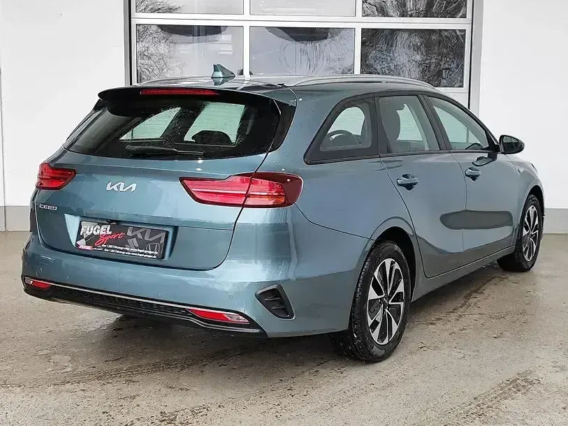 Neu Kia Ceed Sportswagon 140 PS (102 kW) 2026 Yucca steel grey Kombi