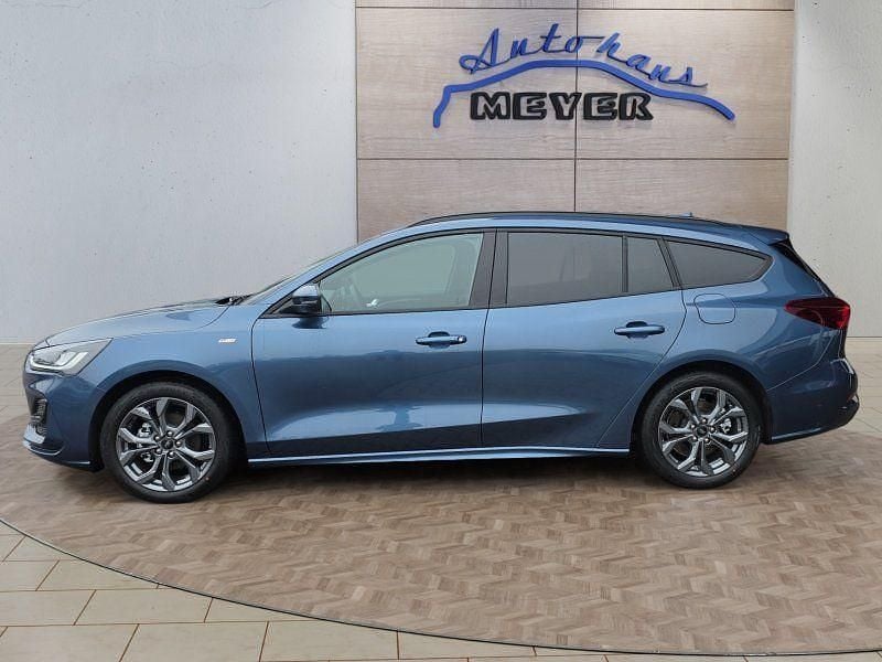 Neu Ford Focus ST-Line X 155 PS (114 kW) 2025 Blau Limousine