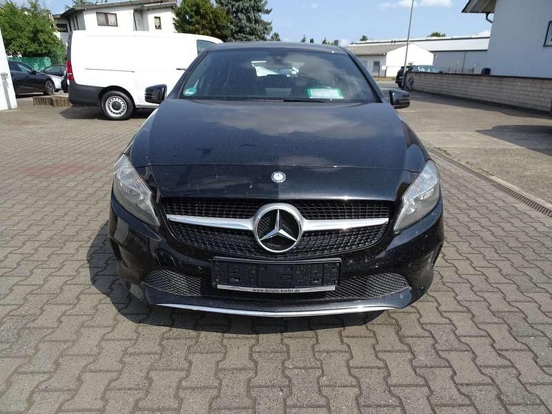Gebraucht Mercedes A200 136 PS (100 kW) 2016 Schwarz Limousine