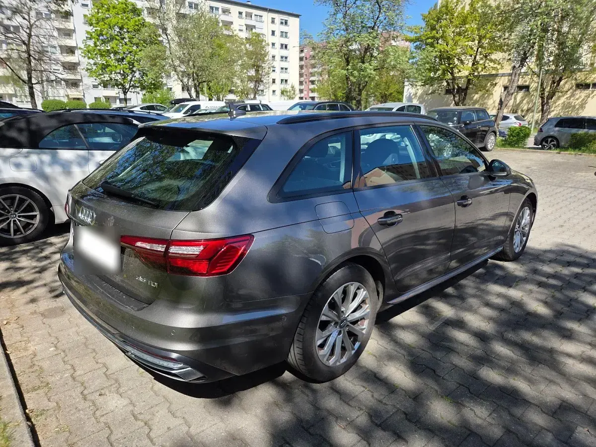 Gebraucht Audi A4 Ambiente 163 PS (119 kW) 2020 Grau Kombi