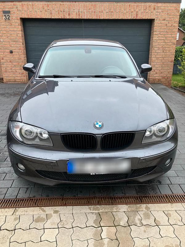 Grau Gebraucht 2006 BMW 118 Shadowline Kleinwagen | 3.190 € (Superpreis) - Bild 1/4