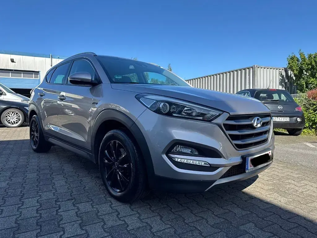 Gebraucht Hyundai Tucson Intro Edition 136 PS (100 kW) 2016 White sand SUV