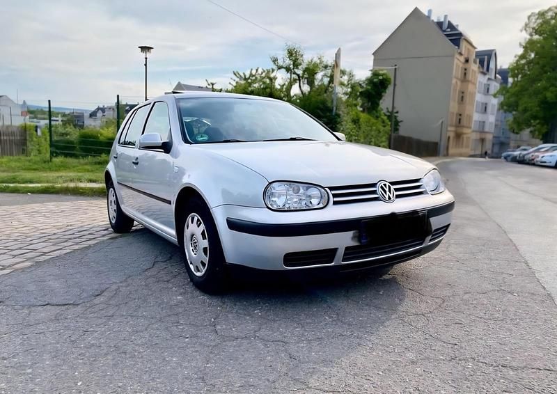 Gebraucht VW Golf IV 75 PS (55 kW) 2000 Grau Kleinwagen