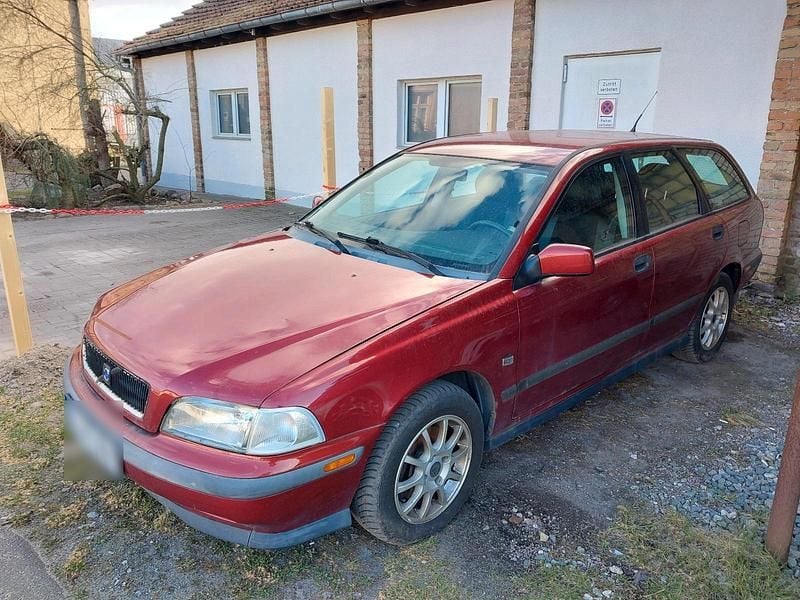 Gebraucht Volvo V40 122 PS (89 kW) 1999 Rot Kombi