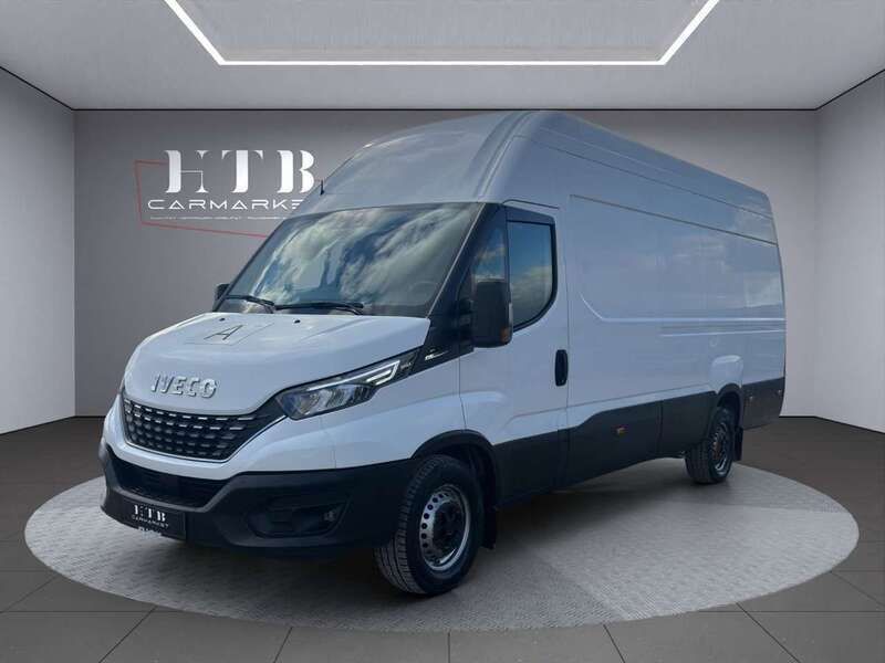 Weiß Gebraucht 2019 Iveco Daily Limousine | 15.990 € (Teuer) - Bild 1/4