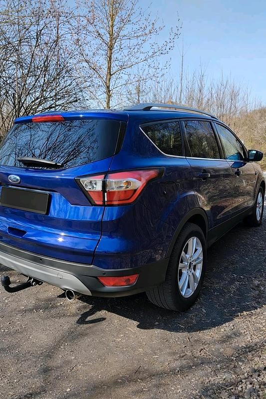 Gebraucht Ford Kuga 150 PS (110 kW) 2018 Blau SUV