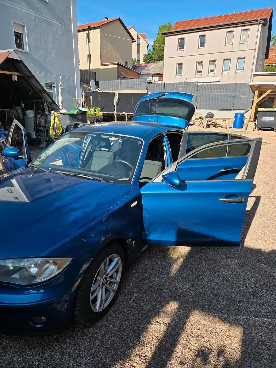 Gebraucht BMW 118 122 PS (89 kW) 2006 Blau Kleinwagen