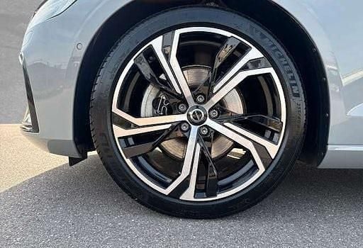 Gebraucht Volvo V60 Plus 197 PS (144 kW) 2025 Grau Kombi