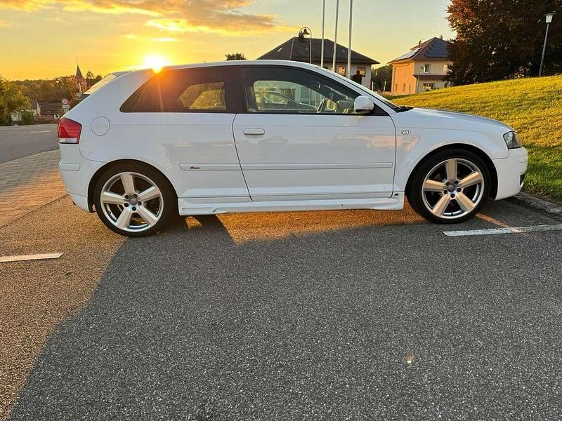 Second-hand Audi A3 S-Line 102 CP (75 kW) 2008 Alb Hatchback