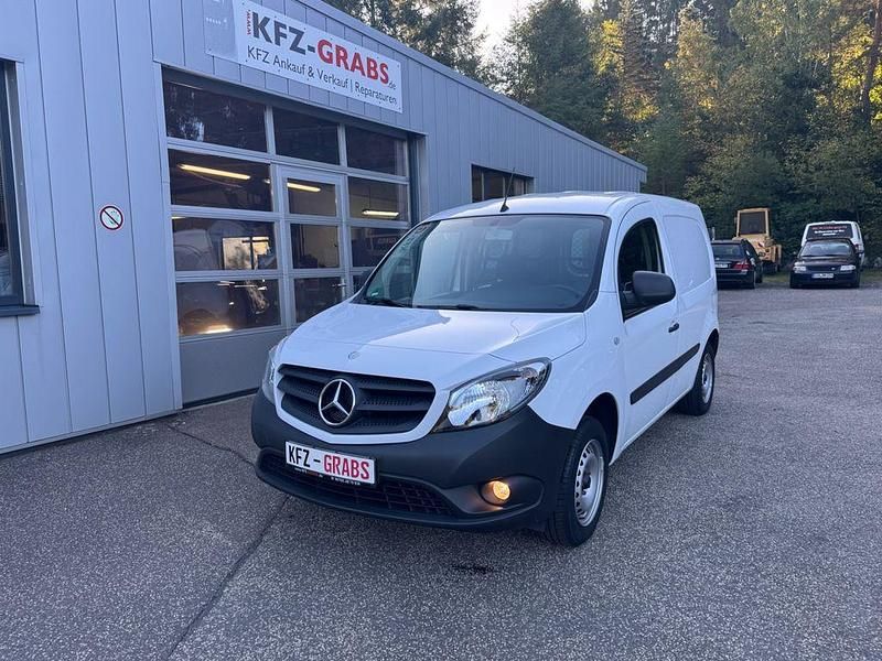 Weiß Gebraucht 2021 Mercedes Citan 108 Van / Kleinbus | 13.488 € (Fairer Preis) - Bild 1/4