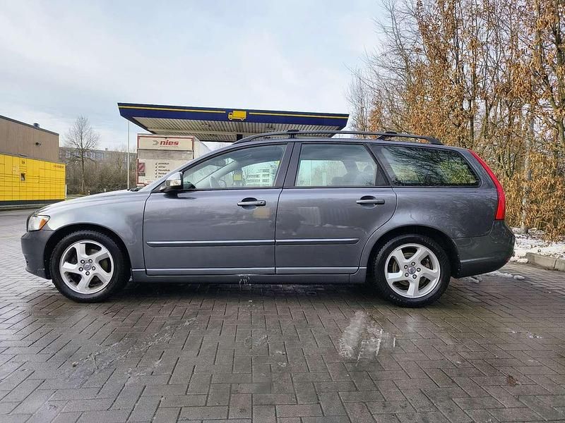 Gebraucht Volvo V50 Kinetic 115 PS (84 kW) 2011 Silber Kombi