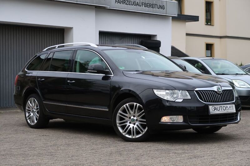 Schwarz Gebraucht 2011 Skoda Superb Elegance Kombi | 8.950 € (Fairer Preis) - Bild 1/4