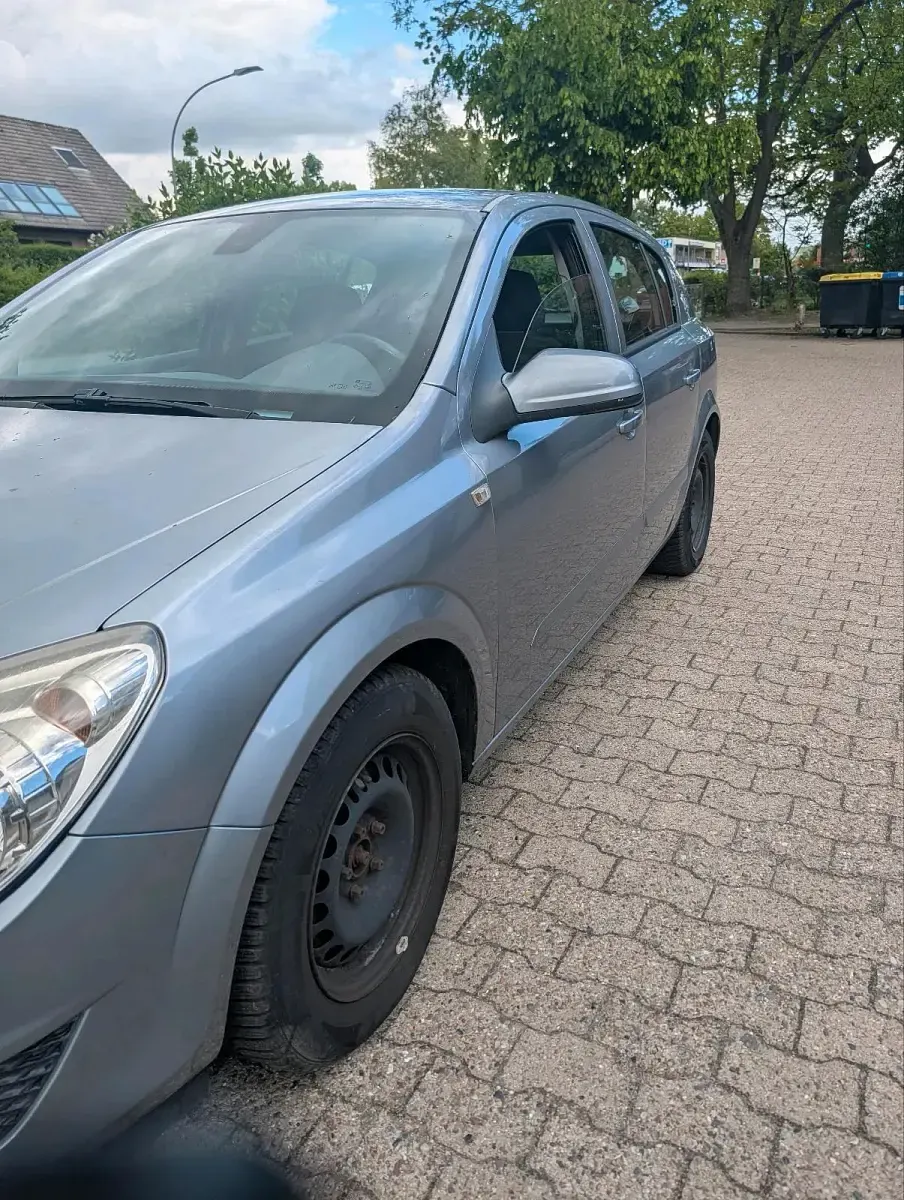 Usata Opel Astra 90 CV (66 kW) 2008 Argento Utilitaria