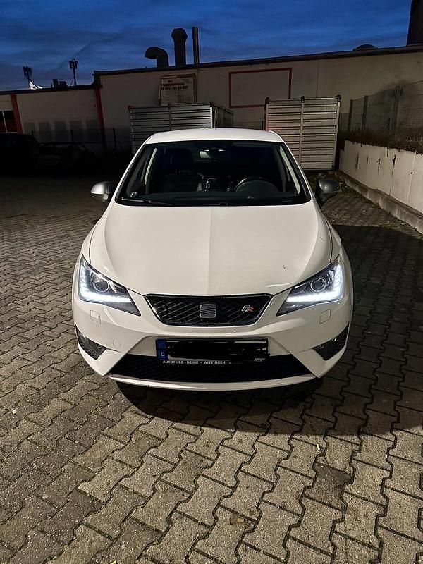 Weiß Gebraucht 2014 Seat Ibiza FR-Line Kleinwagen | 6.900 € (Fairer Preis) - Bild 1/4