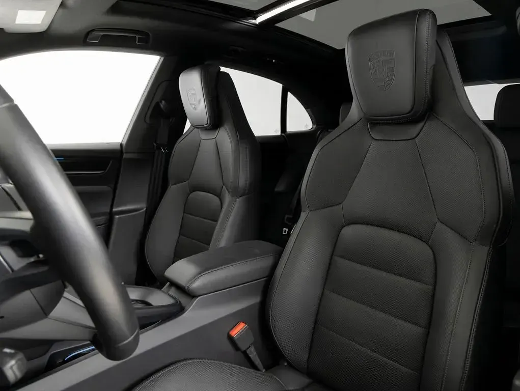 Gebraucht Porsche Macan 449 PS (330 kW) 2024 Schwarz SUV
