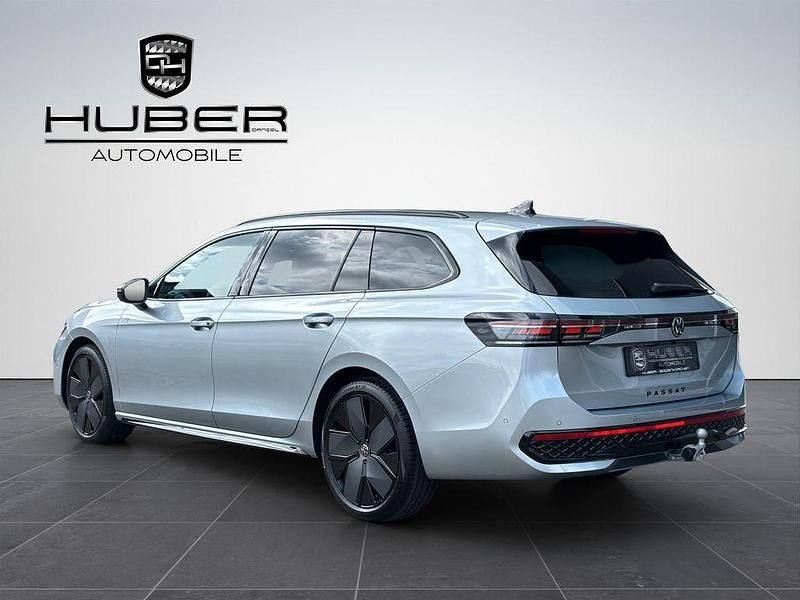 Neu VW Passat R-line 193 PS (141 kW) 2026 Silber Kombi