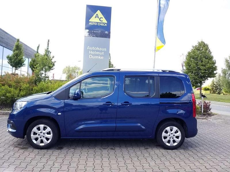Night blue Gebraucht 2018 Opel Combo Innovation Van / Kleinbus | 16.900 € (Fairer Preis) - Bild 1/4