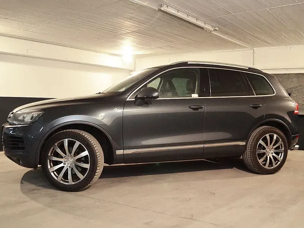 Gebraucht VW Touareg 245 PS (180 kW) 2011 Grau SUV