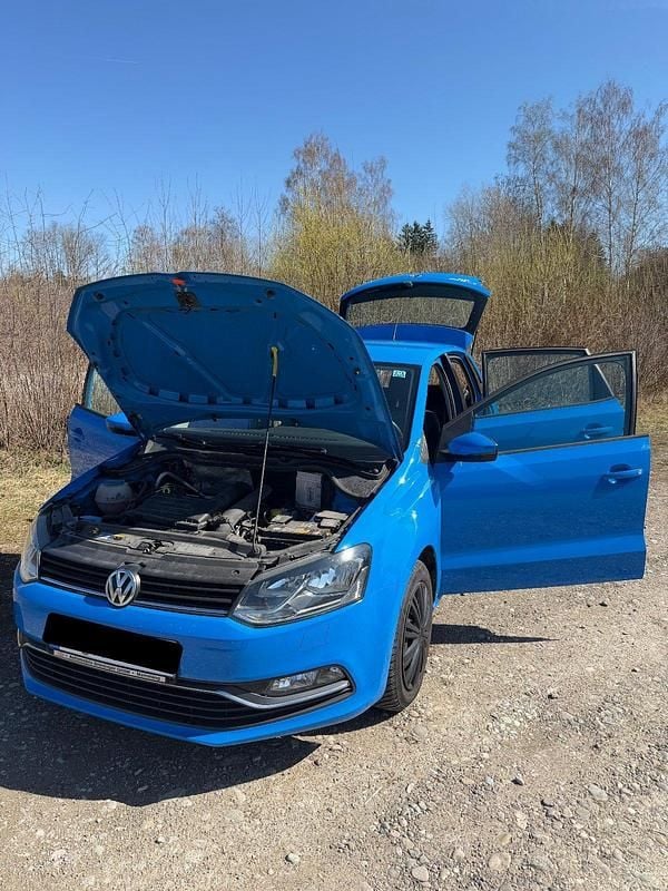 Gebraucht VW Polo 90 PS (66 kW) 2015 Blau Kleinwagen