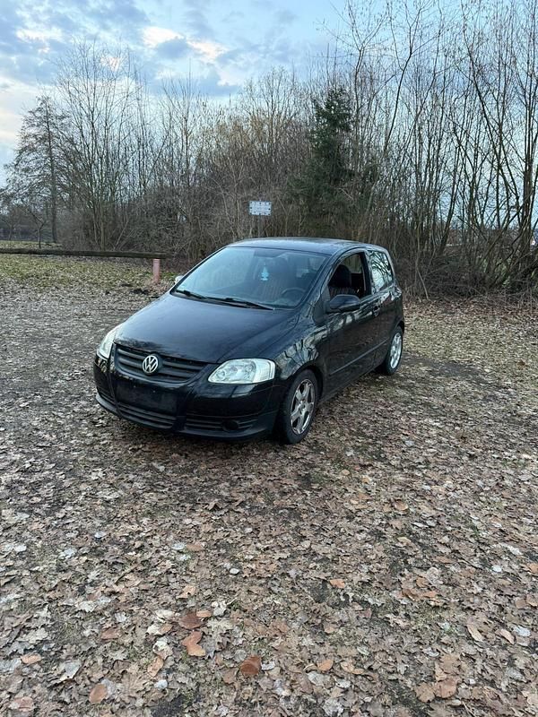Second-hand VW Fox 54 CP (39 kW) 2004 Negru Hatchback