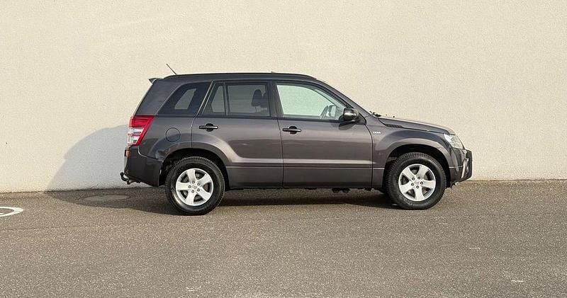 Gebraucht Suzuki Grand Vitara 129 PS (94 kW) 2012 Grau SUV