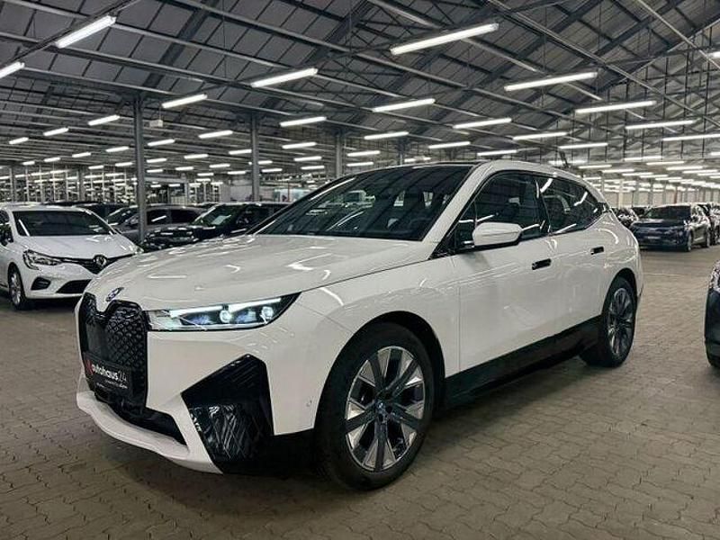 Gebraucht BMW iX Sport Line 239 kW (326 PS) 2023 Weiß SUV