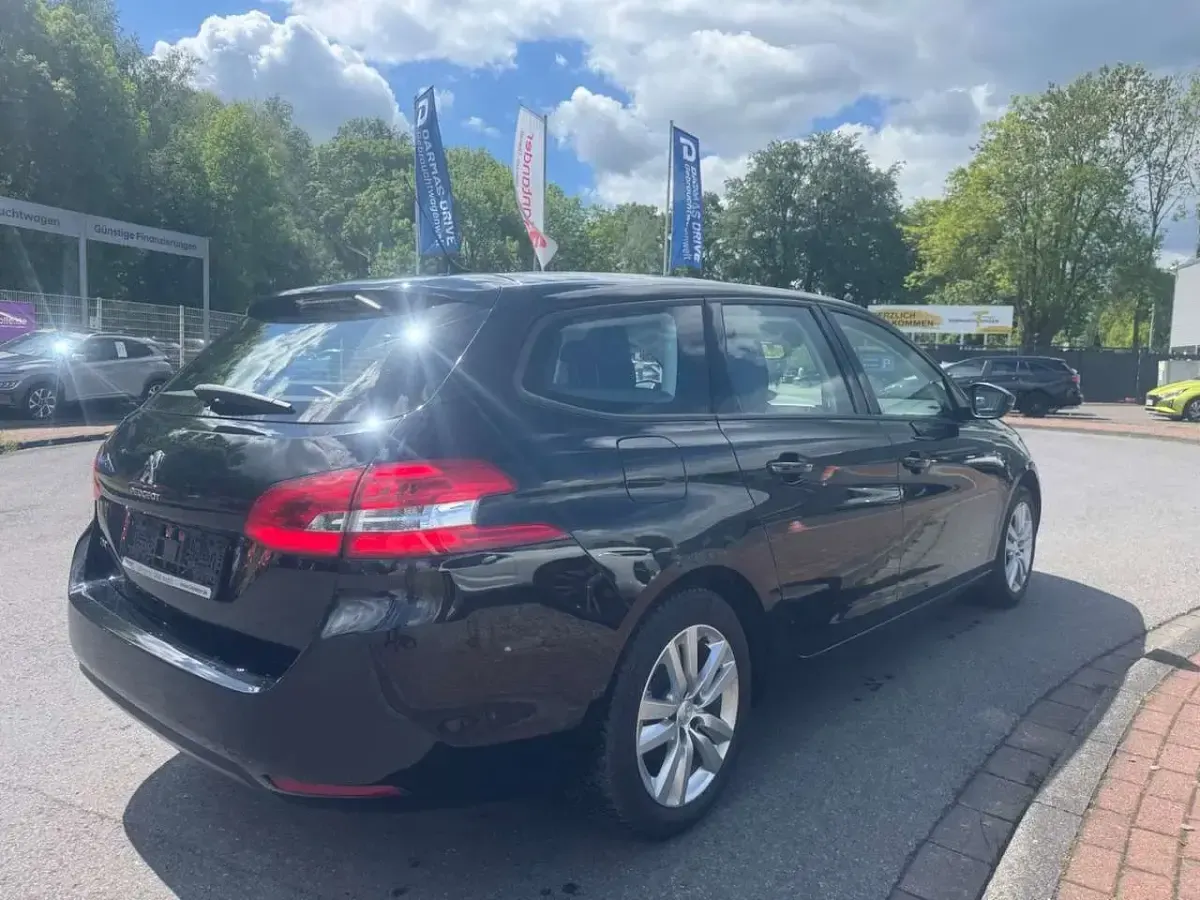 Gebraucht Peugeot 308 131 PS (96 kW) 2019 Schwarz Kombi