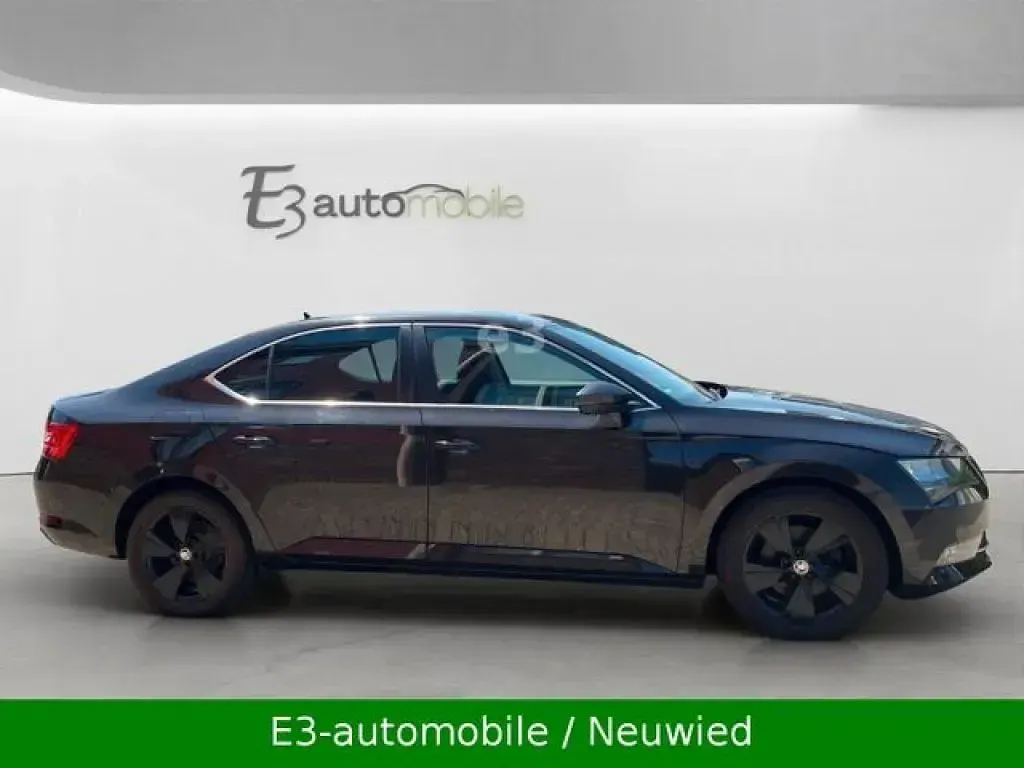 Gebraucht Skoda Superb 179 PS (131 kW) 2016 Braun Limousine