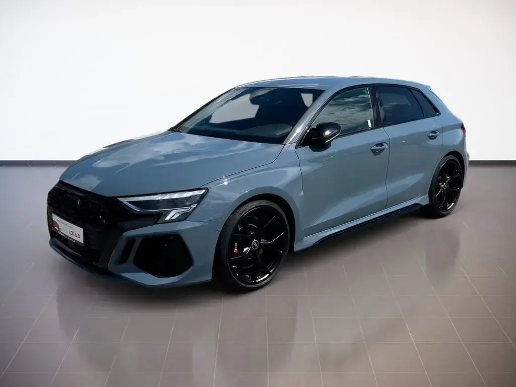 Gebraucht Audi RS3 Ambiente 400 PS (294 kW) 2023 Kemoragrau Limousine