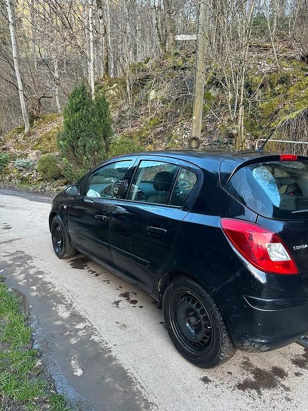 Gebraucht Opel Corsa 80 PS (58 kW) 2008 Schwarz Kleinwagen