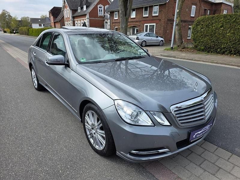 Gebraucht Mercedes E220 170 PS (125 kW) 2012 Silber Limousine