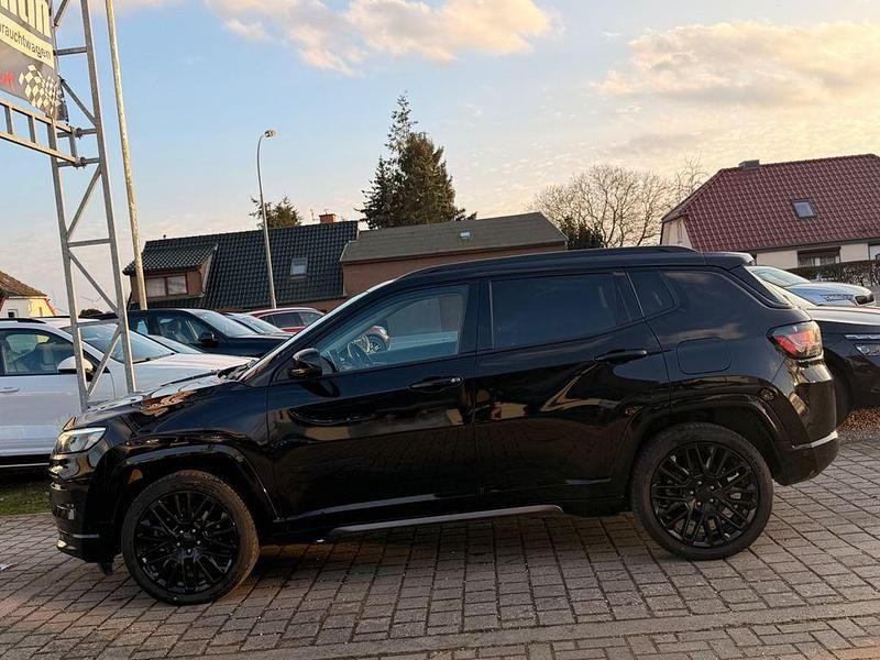 Gebraucht Jeep Compass 241 PS (177 kW) 2022 Schwarz SUV