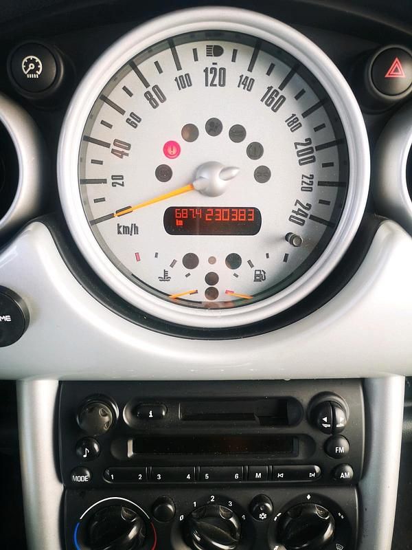 Second-hand Mini ONE 110 CP (80 kW) 2002 Negru Hatchback