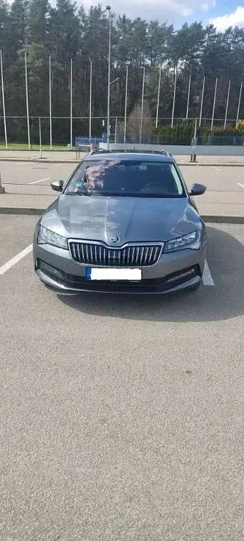 Second-hand Skoda Superb Style 190 CP (139 kW) 2023 Gri Break