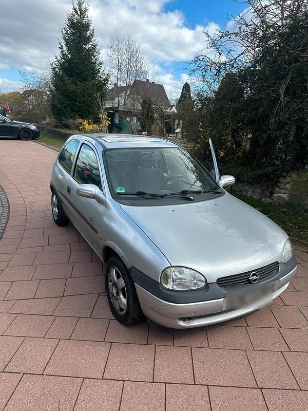 Gebraucht Opel Corsa 75 PS (55 kW) 1997 Silber Kleinwagen