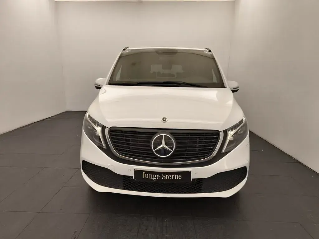 Gebraucht Mercedes EQV300 150 kW (204 PS) 2023 Arktikweiß Van / Kleinbus
